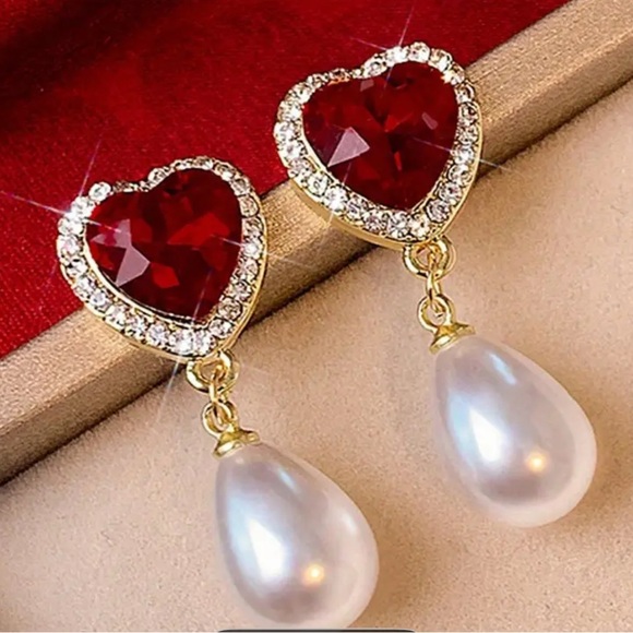 Elegant Red Heart and Pearl Drop Earrings - Picture 5 of 6